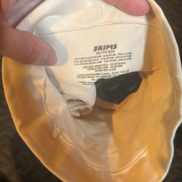 SKIMS • seamless sculpt mid waisted briefs NWT RW1 - Picture 7 of 7